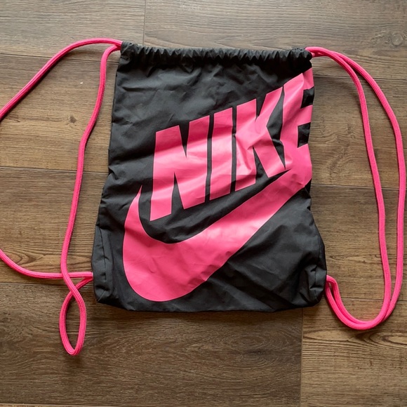 nike cinch bag
